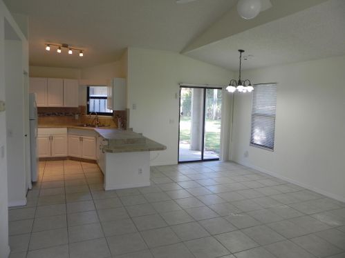 2837 Stoneway Ln, Fort Pierce, FL 34982-6174