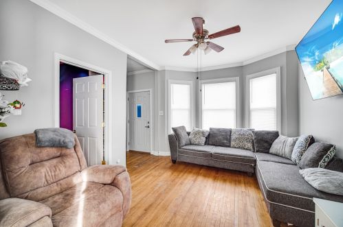 10530 Lafayette Ave, Chicago IL 60628-5520 exterior