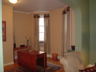 3849 Damen Ave, Chicago IL  60618-3947 exterior