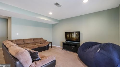 65 Plymouth Dr, Limerick PA 19468-2871 exterior