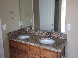 11 Knoll Ridge Dr, Greer SC  29650-5116 exterior