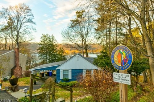 56 Glenside Trl, Sparta NJ  07871-1244 exterior