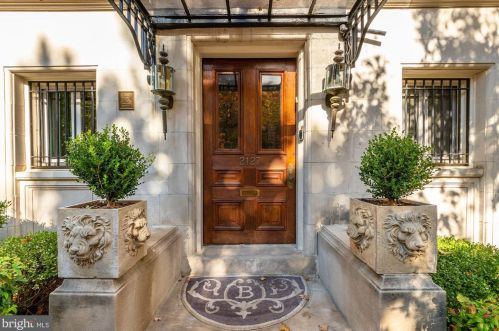 2127 Bancroft Pl, Washington DC  20008-4019 exterior