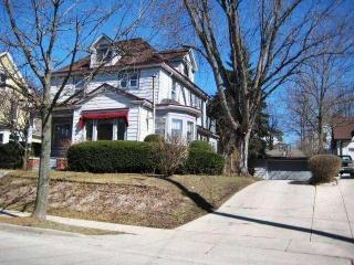 1514 Saint Charles St, Milwaukee, WI 53213-2757