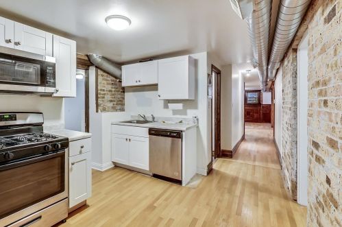 2324 Armitage Ave, Chicago IL 60647-4342 exterior