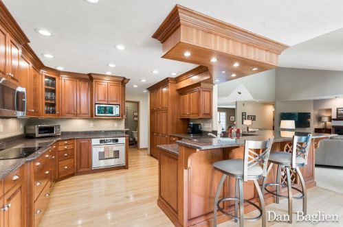 1069 Randall Rd, Meskegon MI 49441-4870 exterior