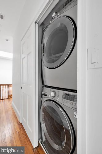 415 10 St, Washington DC 20003-2133 exterior