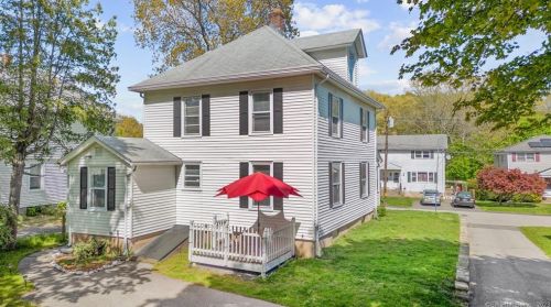 46 Glenwood St, Manchester CT  06040-6142 exterior