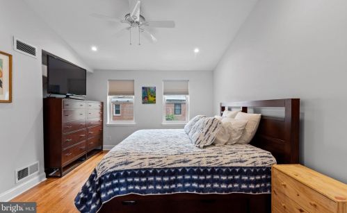 605 Catharine St, Philadelphia PA 19147-2909 exterior