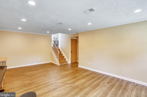 2232 Candlewood Dr, Alexandria VA 22308-1507 exterior