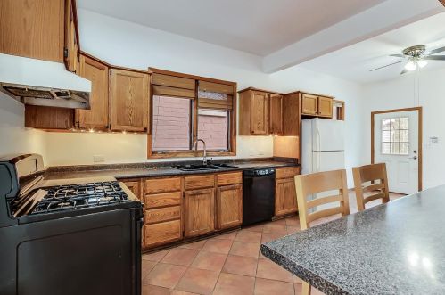 5647 Magnolia Ave, Chicago IL 60660-1908 exterior