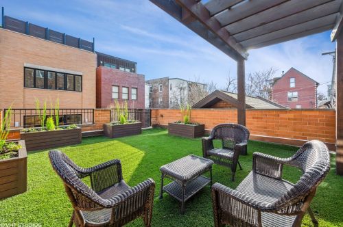 1508 Byron St, Chicago IL 60618-3709 exterior