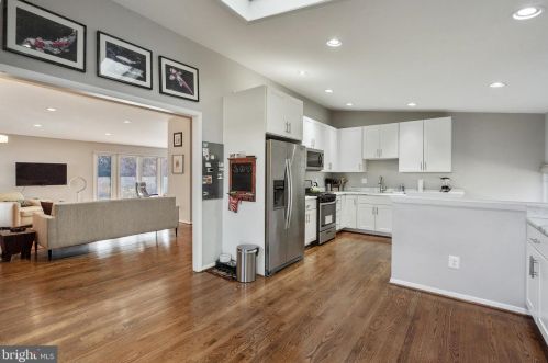 8708 Camden St, Alexandria VA 22308-2318 exterior