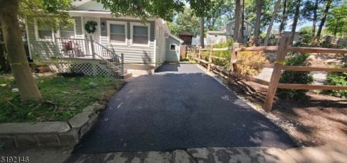 16 Bucknell Trl, Hopatcong NJ  07843-1760 exterior