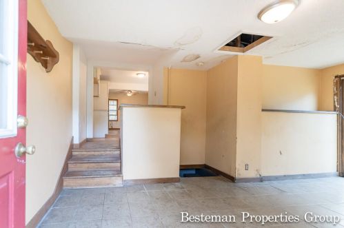 1121 Wilson Ct, Meskegon MI 49441-5150 exterior