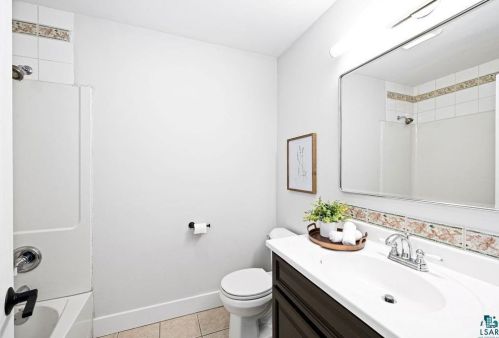 829 Cherie Ln, Duluth MN 55803-2182 exterior