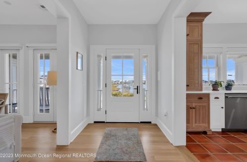 400 Newark Ave, Point Pleasant Beach NJ 08742-4141 exterior