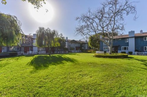 1407 Sycamore Ave, Tustin CA 92780-6279 exterior