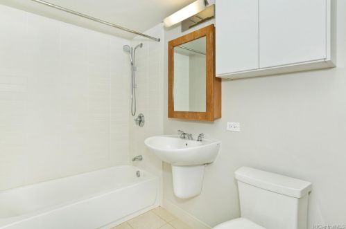 1009 Kapiolani Blvd, Honolulu HI  96814-2103 exterior