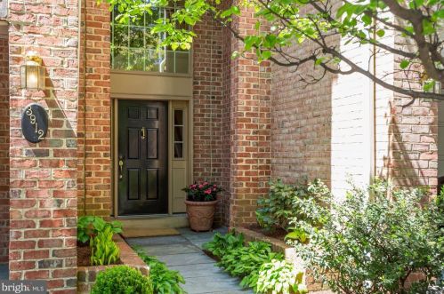 3912 Highwood Ct, Washington, DC 20007-2132