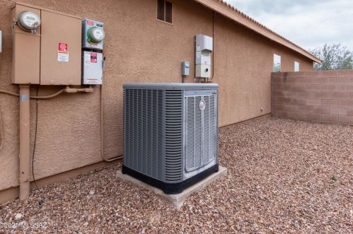 9558 Marsh Wren Pl, Tucson AZ 85742-8455 exterior