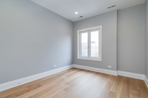 2608 Winona St, Chicago IL 60625-2506 exterior