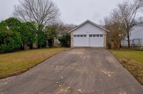 8202 Dunn St, Austin TX  78745-7447 exterior