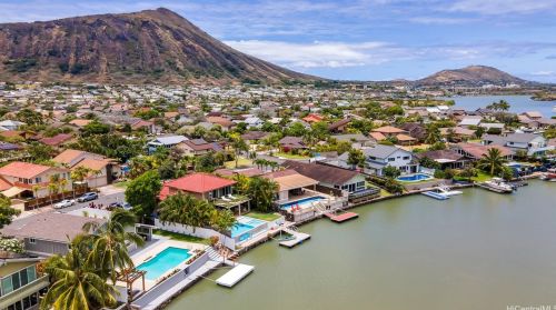 6847 Niumalu Loop, Honolulu HI 96825-1642 exterior