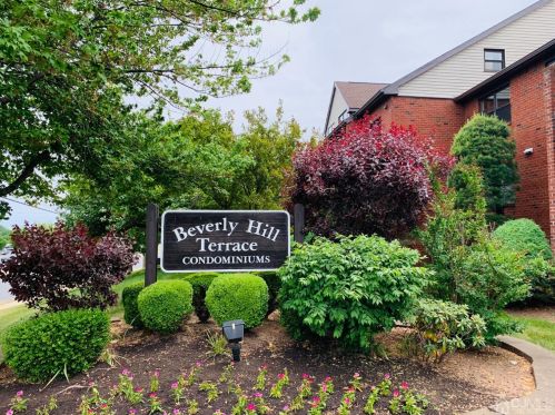 112 Beverly Hills Ter, Woodbridge NJ  07095-4017 exterior