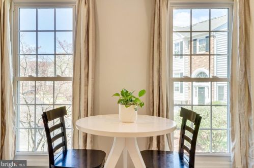 7041 Chesley Search Way, Alexandria VA 22315-4754 exterior