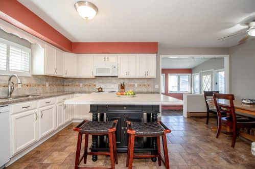 1151 Charlton St, Saint Paul MN 55118-2119 exterior