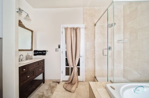 1529 Marquette Rd, Chicago IL 60637-4318 exterior