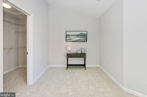 4999 Murtha St, Alexandria VA 22304-8612 exterior