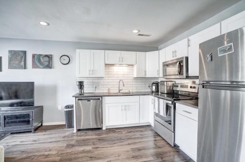 627 Dayton St, Madison WI  53703-2335 exterior