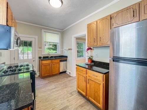 86 Oakwood Ave, Pittsburgh PA  15229-2028 exterior