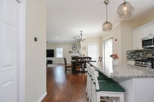 41 Windermere Vlg Rd, Ellington CT exterior