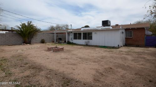 5037 2 St, Tucson AZ 85711-1104 exterior