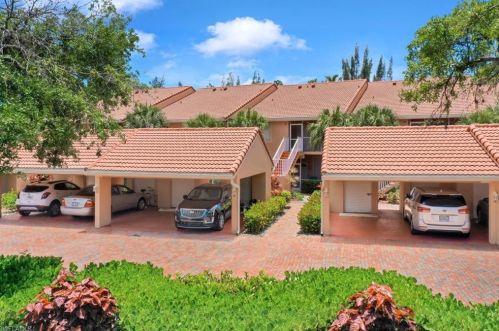 1650 Windy Pines Dr, Naples FL 34112-2723 exterior