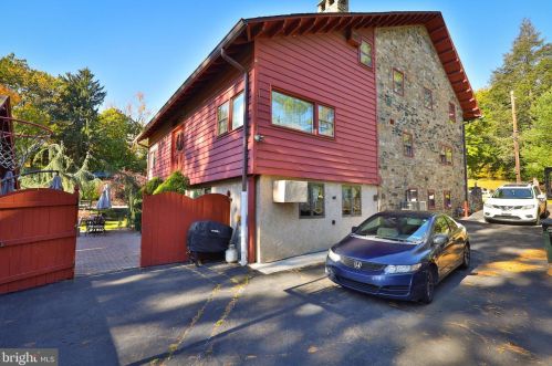 2367 Valley Rd, Huntingdon Valley, PA 19006-6007