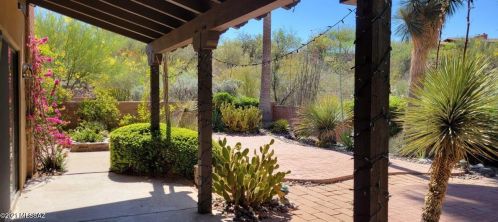 4504 Camino Campero, Tucson AZ  85750-6300 exterior