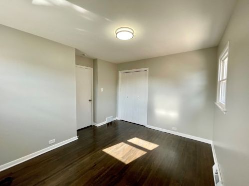 8015 Keeler Ave, Chicago IL  60652-2313 exterior