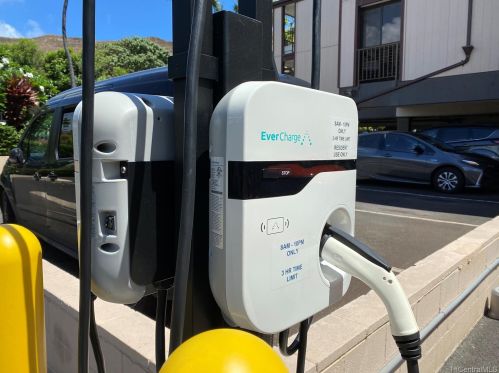 3721 Kanaina Ave, Honolulu, HI 96815-4410