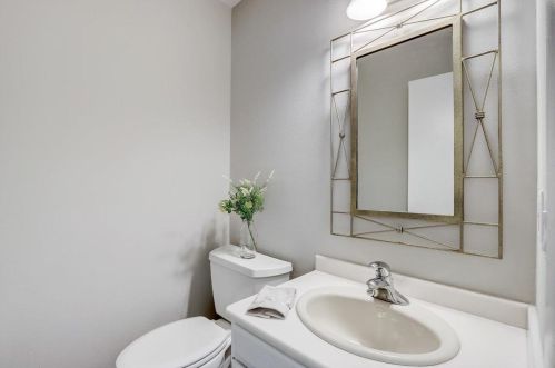 4870 82, Milwaukee WI 53220-4219 exterior