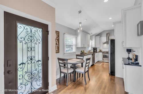 35 Arno St, Oakhurst NJ 07755-1002 exterior