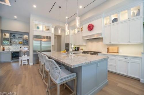 83 Willowick Dr, Naples FL 34110-1342 exterior