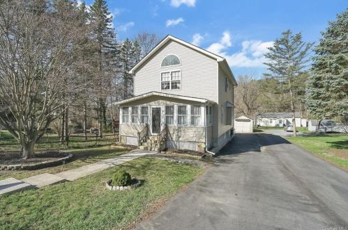29 Peckham Rd, Poughkeepsie, NY 12603-2018