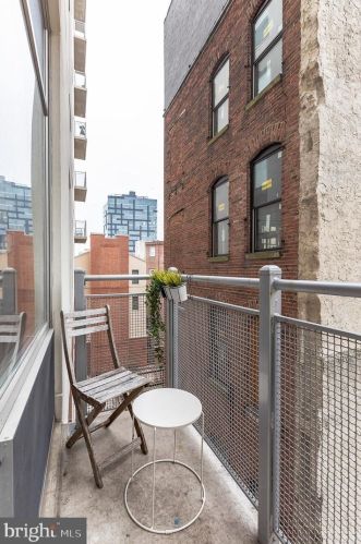 113 Bread St, Philadelphia PA 19106-4610 exterior