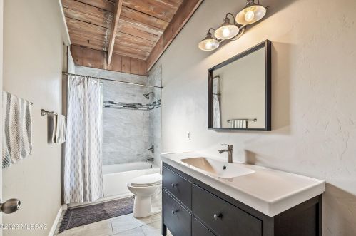 2421 Eastland St, Tucson AZ 85716-5723 exterior