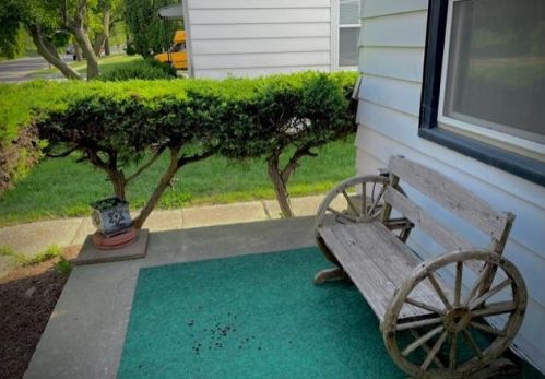 3167 6th St, Milwaukee, WI 53215-4701