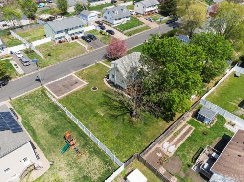 147 Fisher Ave, Piscataway NJ  08854-4830 exterior